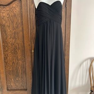 Chic Black Strapless Gown